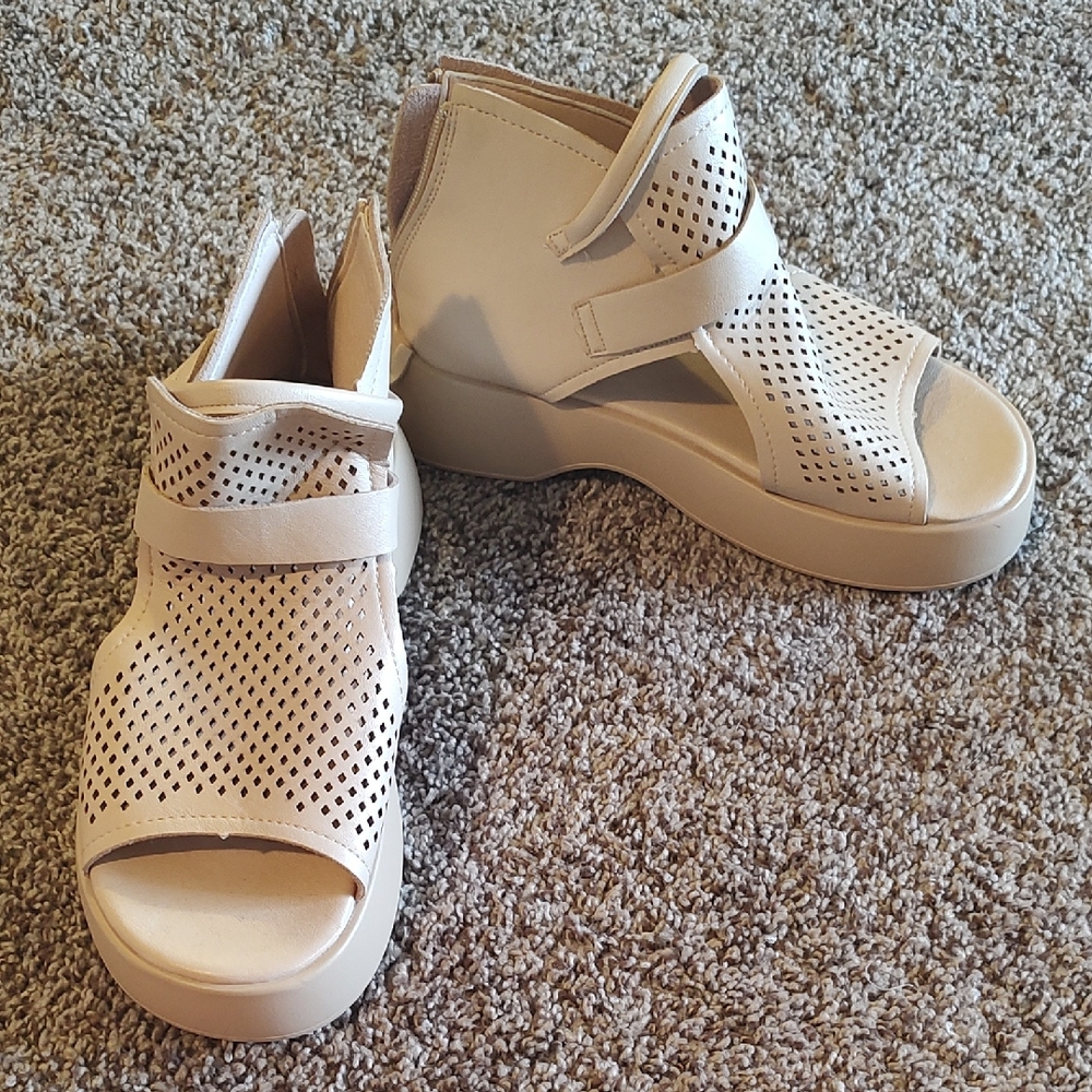Unnamed Faux Light Beige Leather Platform Shoes Size 41 Womens